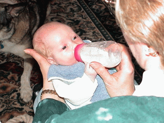 Питание ребенка - Как кормить из бутылочки